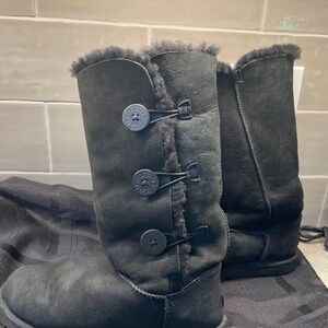 UGG‎ 1873 Australia Bailey Button Triplet  Insulated Warm Winter Boots  Sz 10